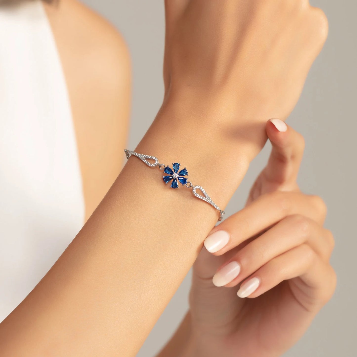 Blue flower cubic zirconia bracelet