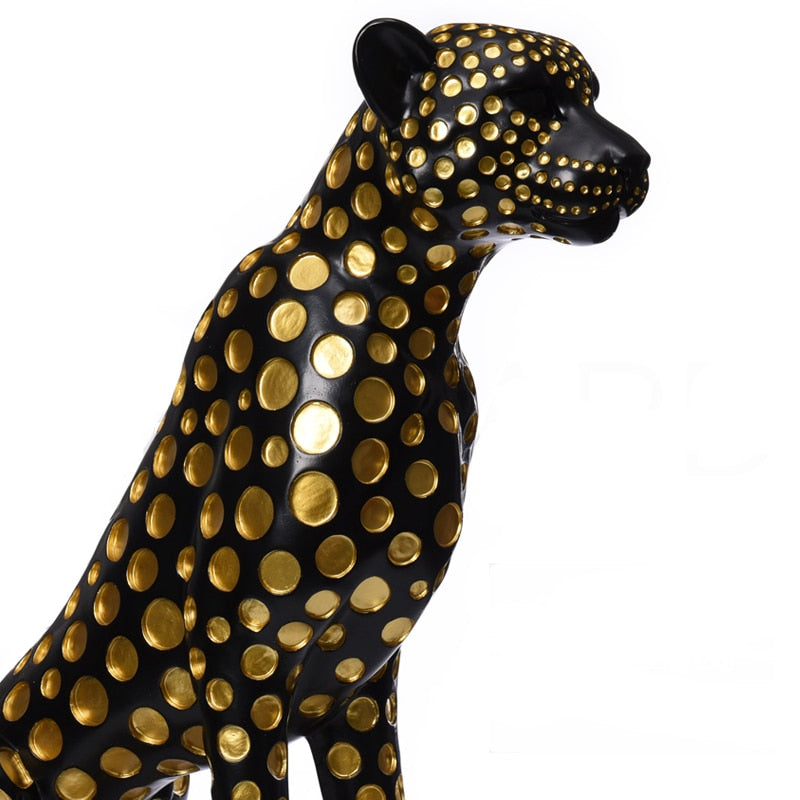 Leopard sculpture